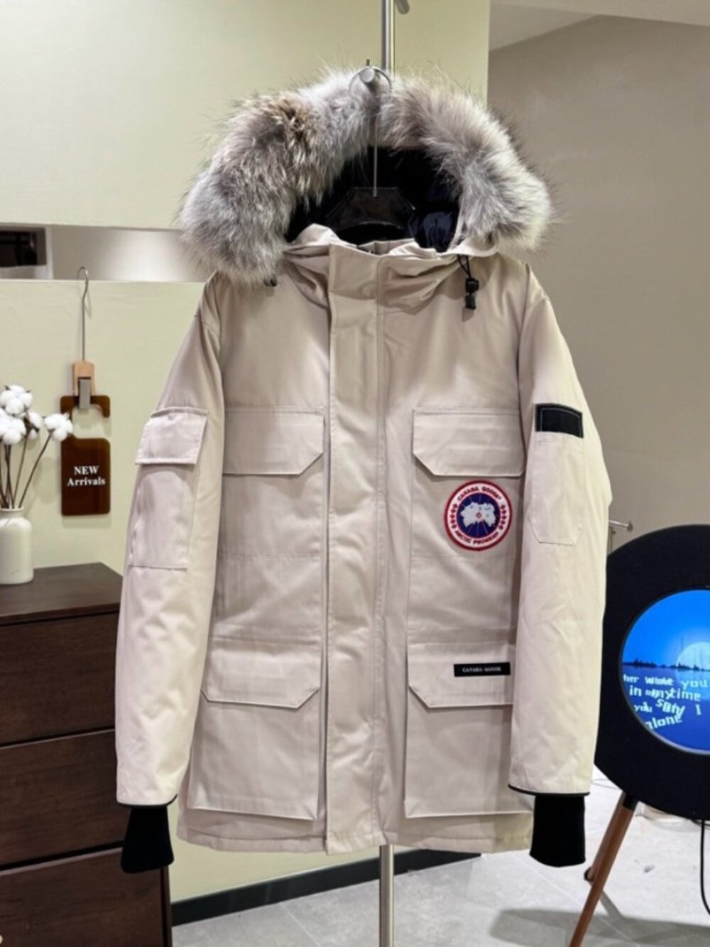 Canada Goose Cream Mid-Length Coyote Fur Hood Arctic Parka Winter Jacket